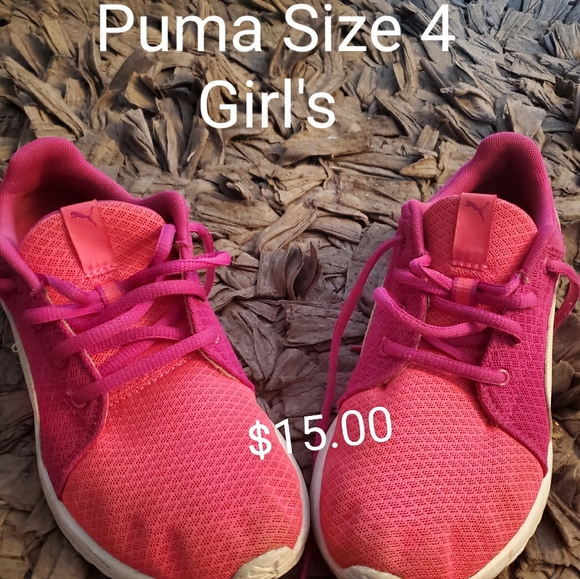 Shoes - GIRL'S PUMA SNEAKERS